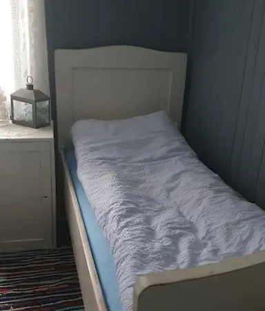 Hus Ved Sjoen 4 Soverom 10 Gjester 別荘 Salsbruket