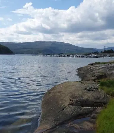 Vakantiehuis Hus Ved Sjoen 4 Soverom 10 Gjester