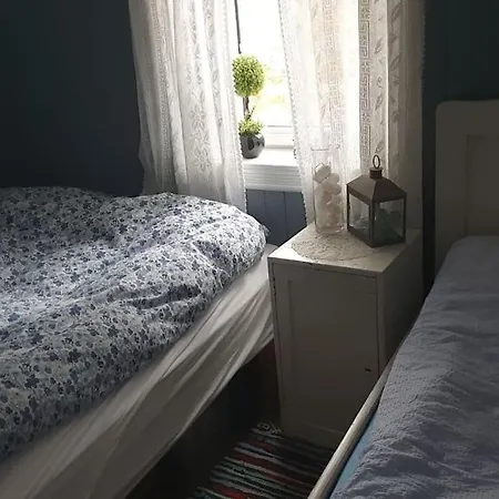 Hus Ved Sjoen 4 Soverom 10 Gjester 度假居 *