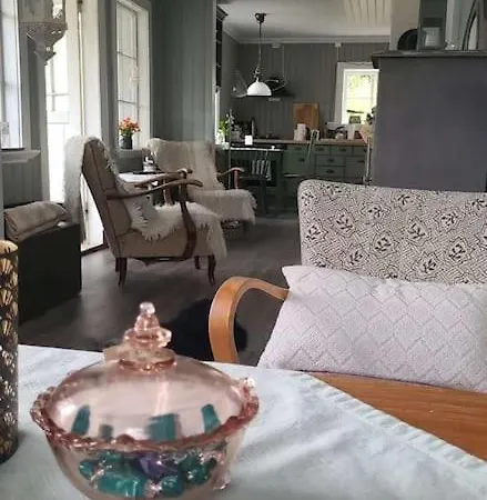 Hus Ved Sjoen 4 Soverom 10 Gjester Salsbruket