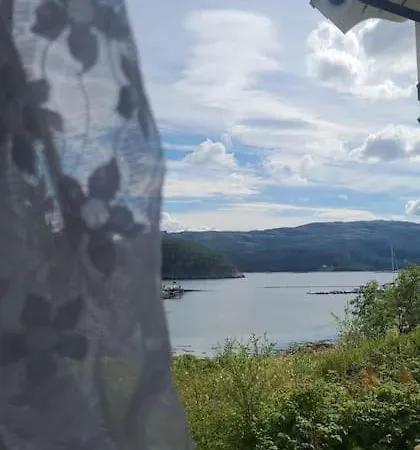 Hus Ved Sjoen 4 Soverom 10 Gjester