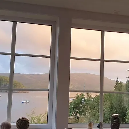 Hus Ved Sjoen 4 Soverom 10 Gjester