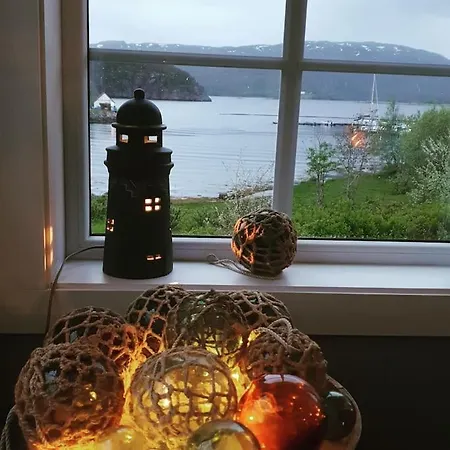 Vakantiehuis Hus Ved Sjoen 4 Soverom 10 Gjester