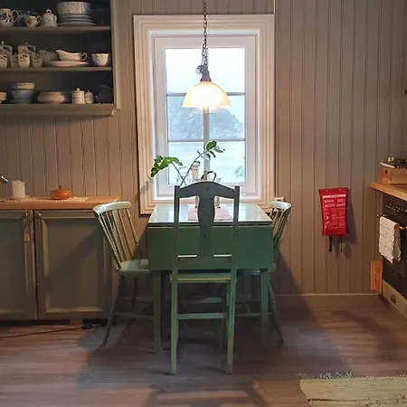 Hus Ved Sjoen 4 Soverom 10 Gjester Holiday home *