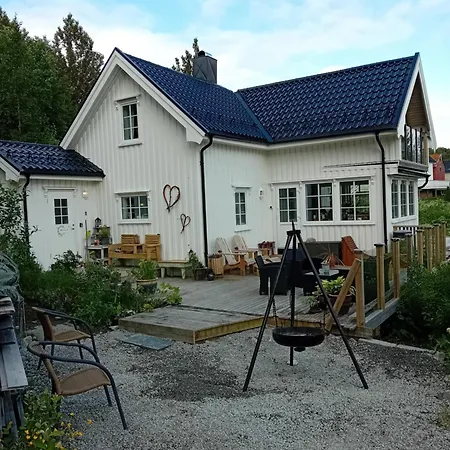 Hus Ved Sjoen 4 Soverom 10 Gjester Vakantiehuis