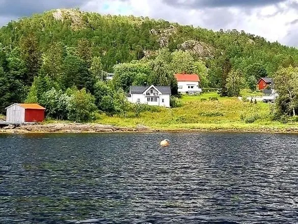 Hus Ved Sjoen 4 Soverom 10 Gjester * Salsbruket