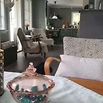 Hus Ved Sjoen 4 Soverom 10 Gjester Salsbruket